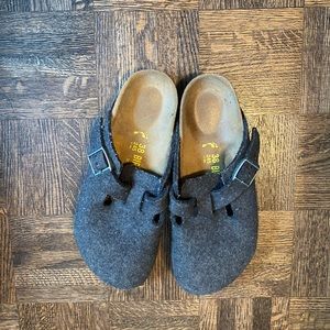 Felt Birkenstock Boston clog, lightly worn